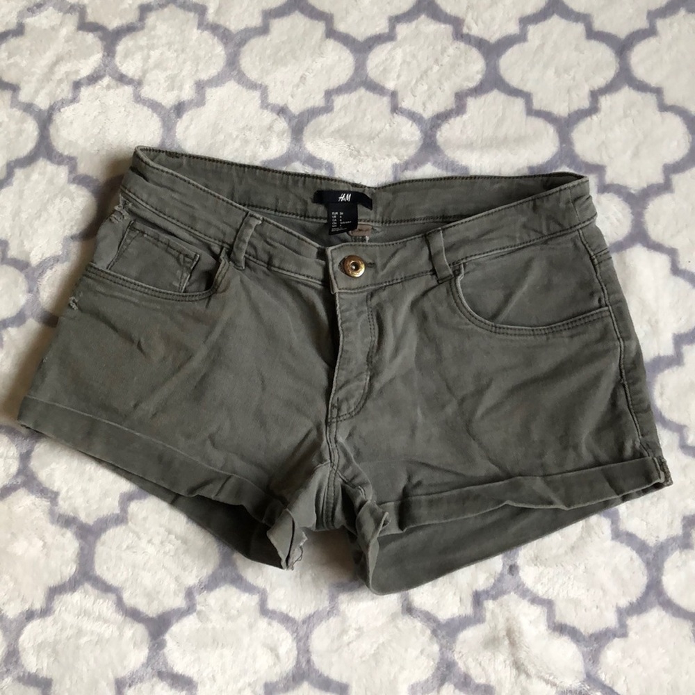 H&M olive green jean shorts